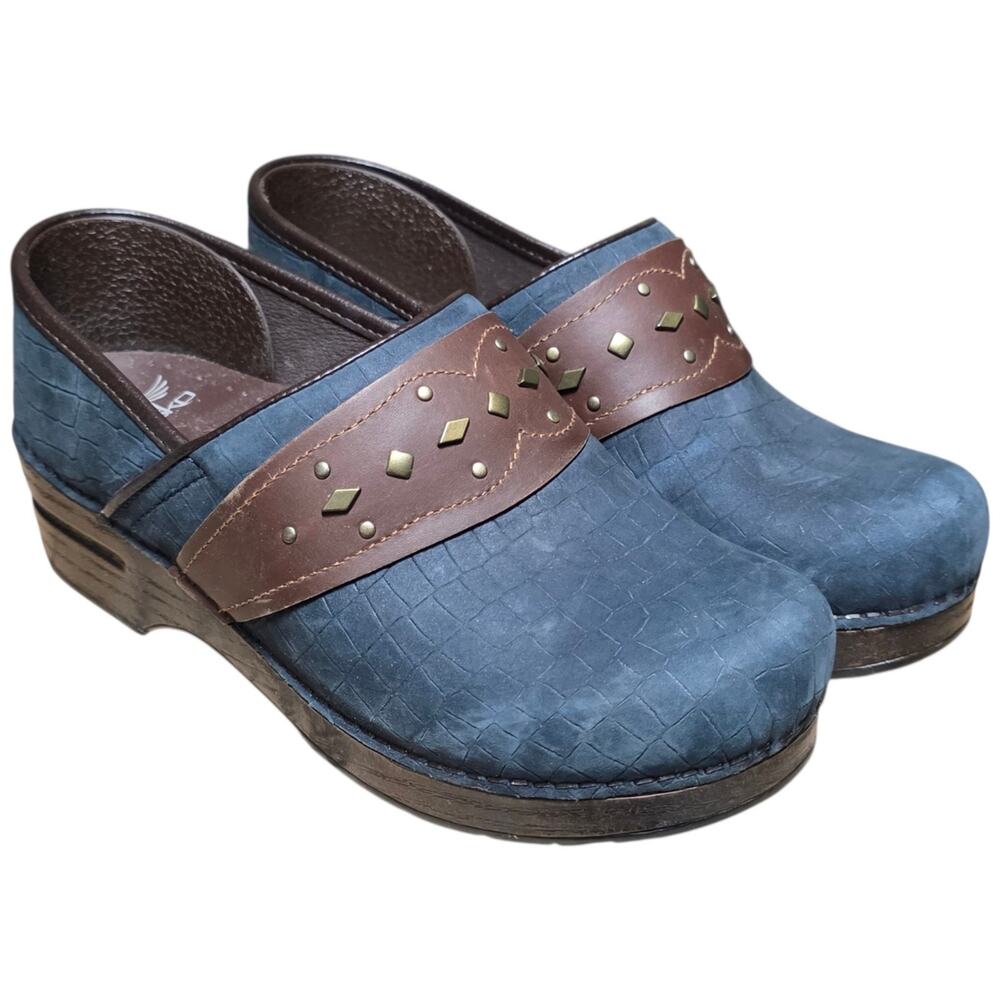 Dansko Womens 39 Blue Embossed Leather Clogs Brown Studded Comfort Shoes